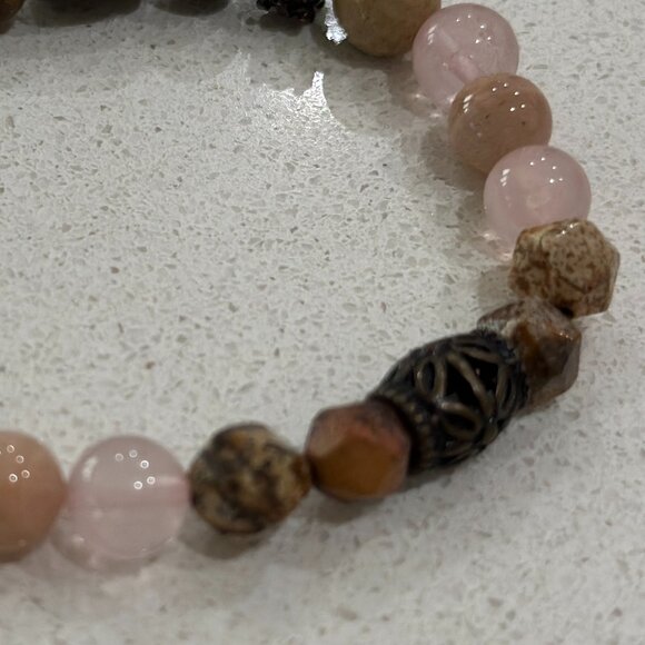 Gorgeous Mixed Stone Stretch Bracelet - Picture 2 of 6